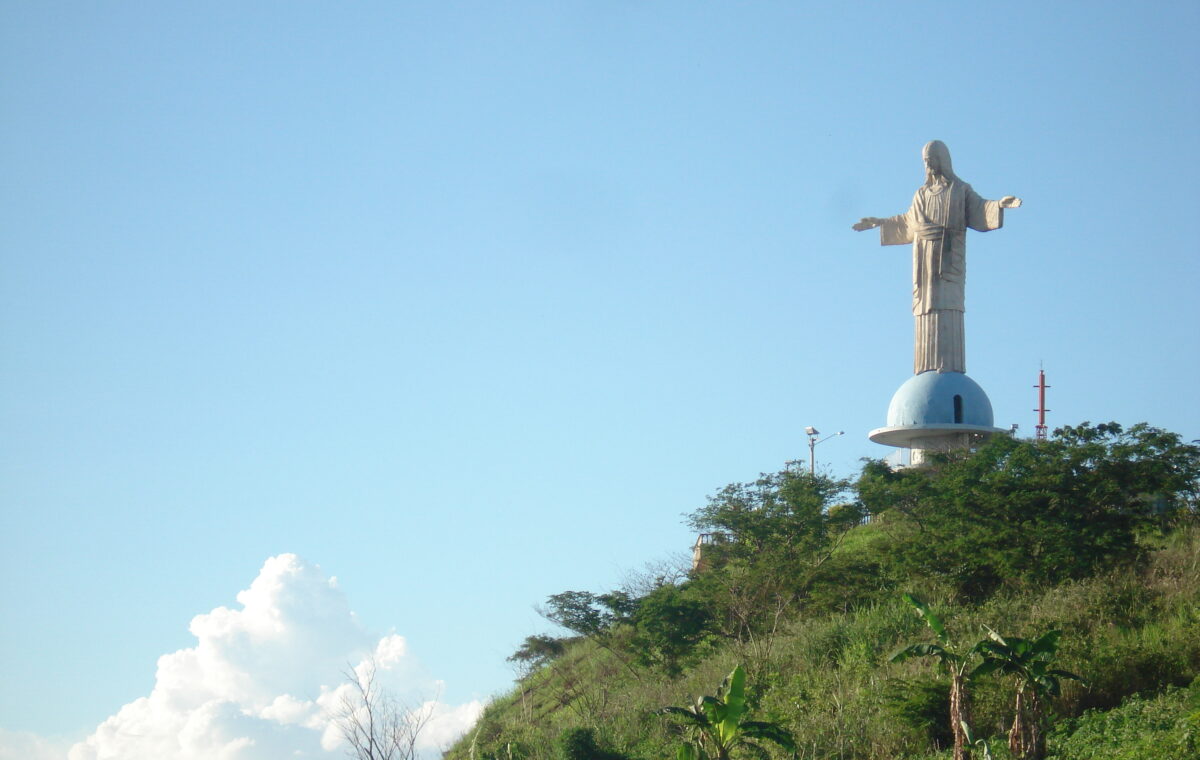 Cristo Redentor de Itaperuna no alto do município